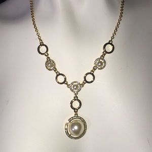 NWT VINCE CAMUTO Necklace and matching Clip Earrings